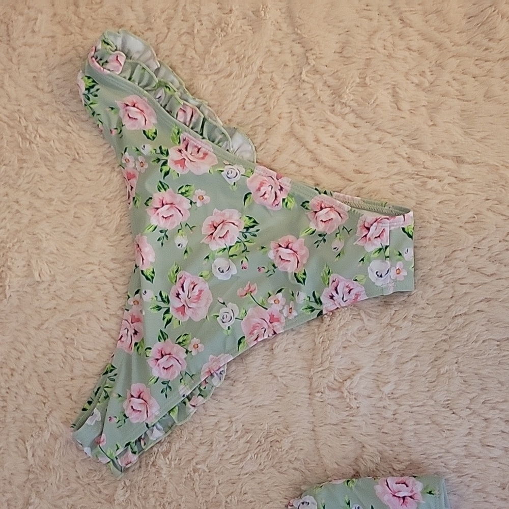Bathing suit - Picture 5 of 5